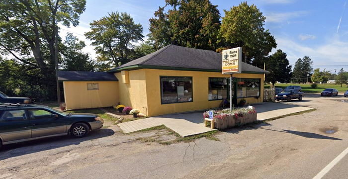 Tea Pot Dome Grill & Grocery - Street View (newer photo)